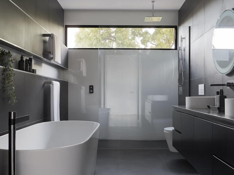 Suburban Family Home - Photo 3